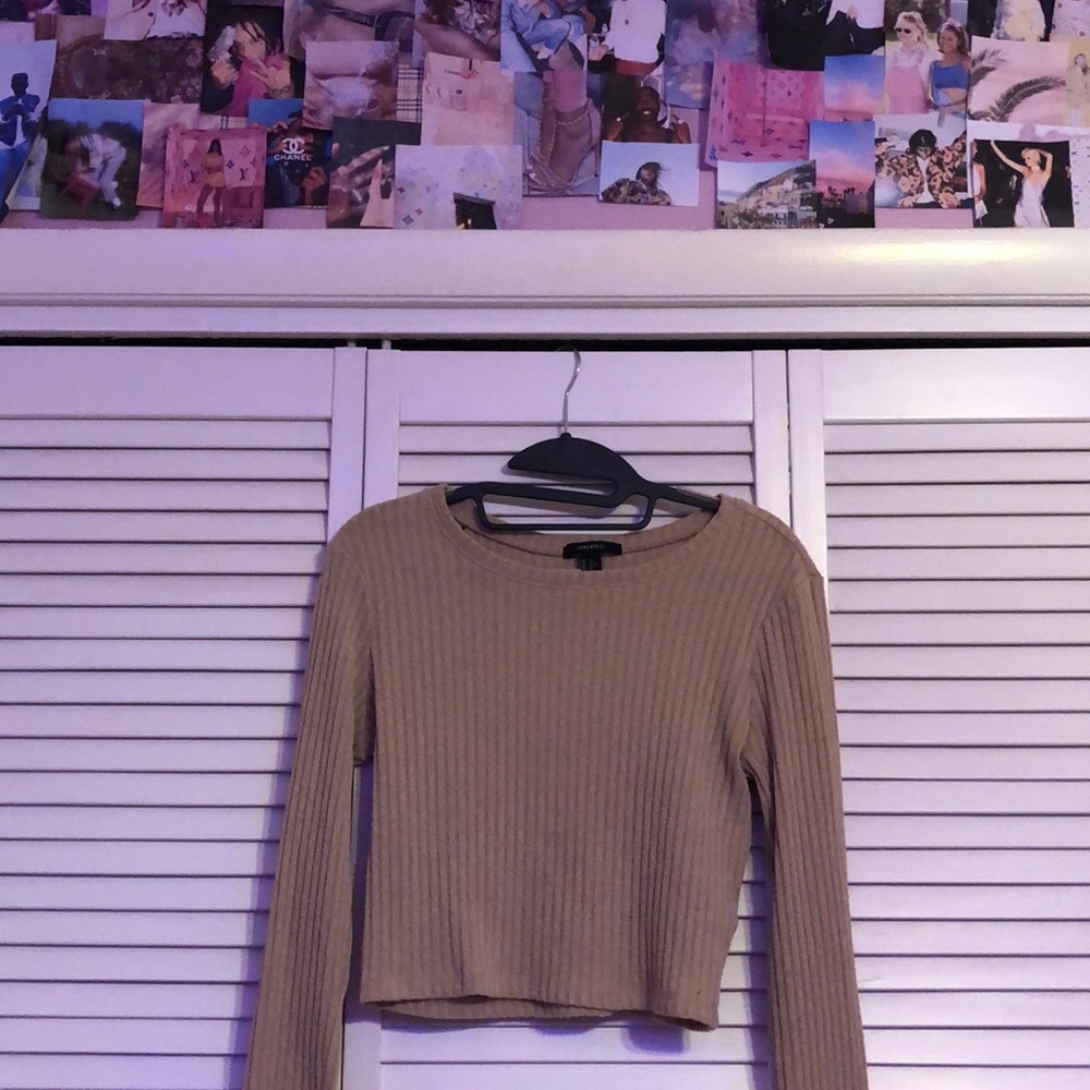 Long sleeve crop top